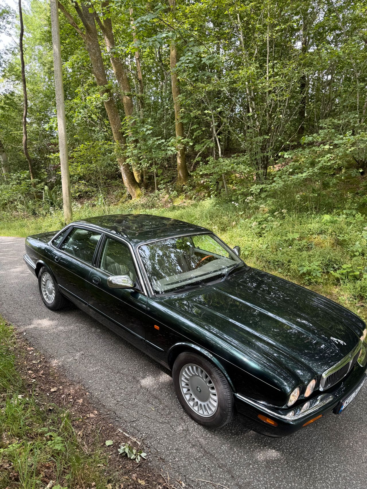Jaguar XJ Executive — i British Racing Green